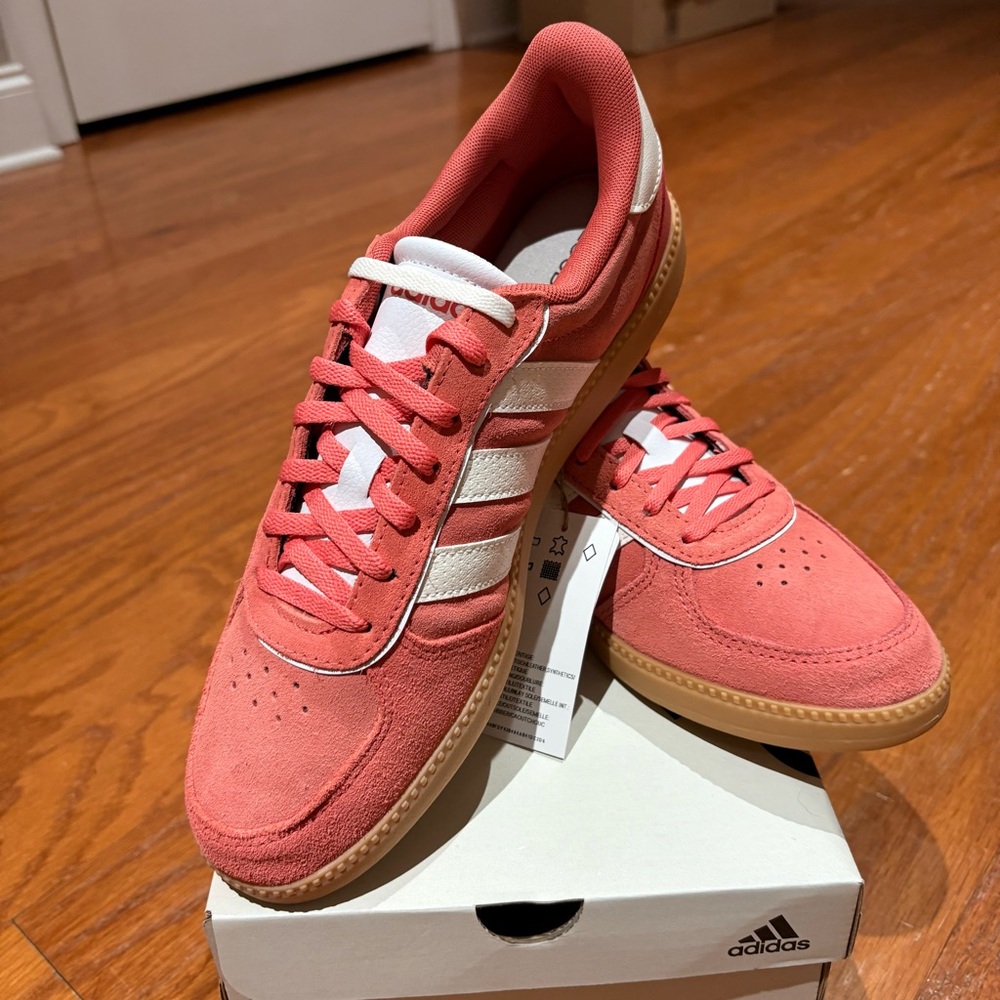 NIB Women’s Adidas Breaknet Sleek Sneakers